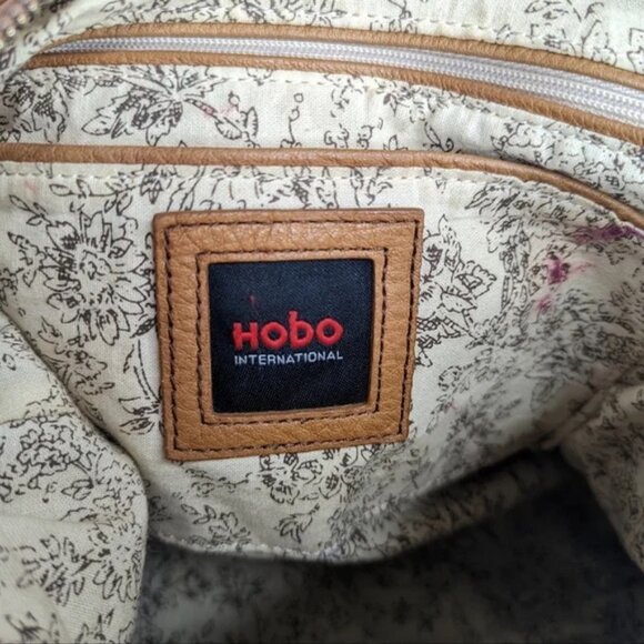 Hobo Leather Convertible Crossbody Shoulder Bag - Picture 14 of 16